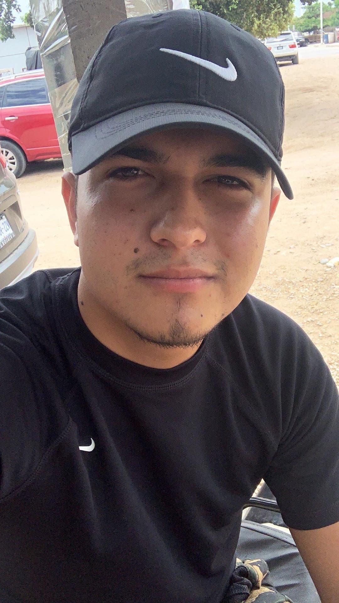 <em>Carlos L.</em>